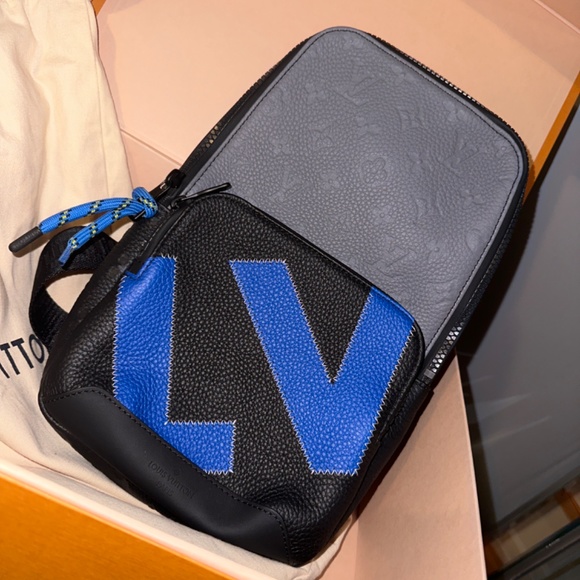 New Authentic 100%  Louis Vuitton crossbody bag - Picture 3 of 4